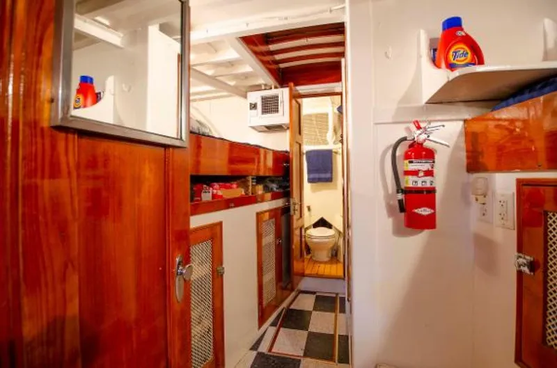 Slide: The Image of Trumpy Cruiser 1954 - 1275239