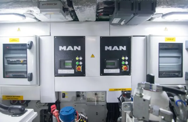 Slide: The Image of Sunseeker Predator 2018 - 1563421