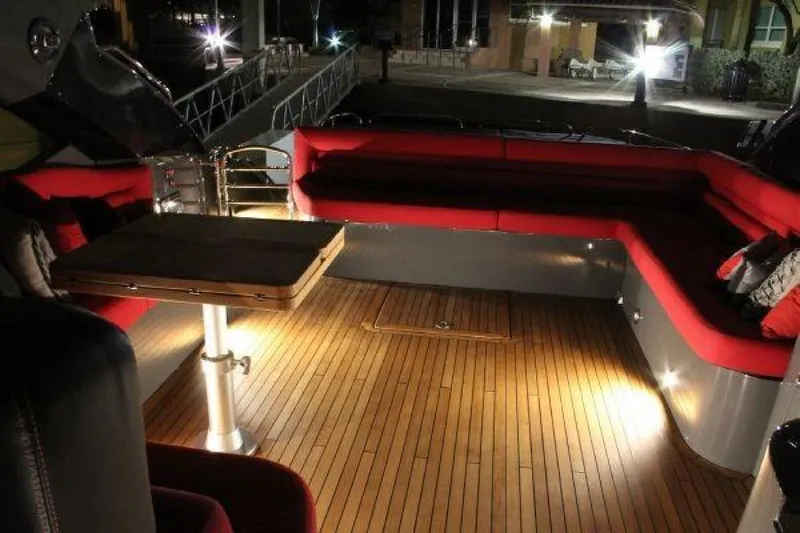 Slide: The Image of Sunseeker Predator 2012 - 1280095