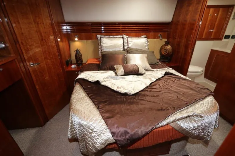 Slide: The Image of Riviera Enclosed Flybridge 2004 - 1283501