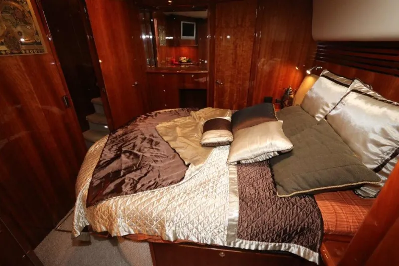 Slide: The Image of Riviera Enclosed Flybridge 2004 - 1283505