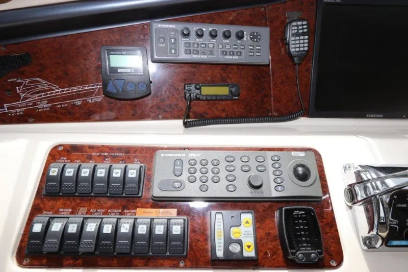 Slide: The Image of Riviera Enclosed Flybridge 2004 - 1283514