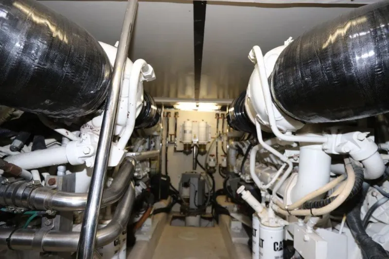 Slide: The Image of Riviera Enclosed Flybridge 2004 - 1283522