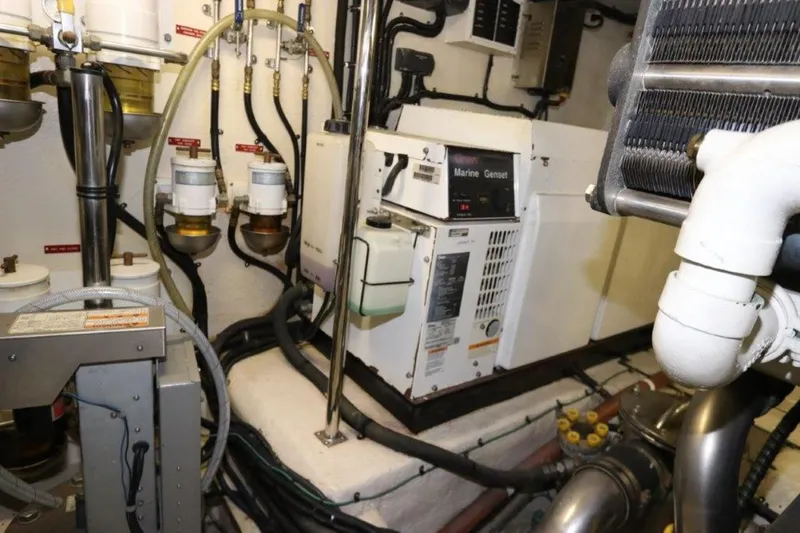 Slide: The Image of Riviera Enclosed Flybridge 2004 - 1283524