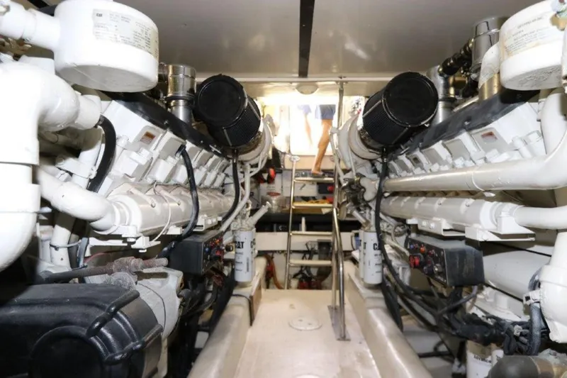 Slide: The Image of Riviera Enclosed Flybridge 2004 - 1283528