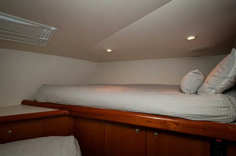 Slide: The Image of Viking 2001 61 Convertible VIP Stateroom - 6193040