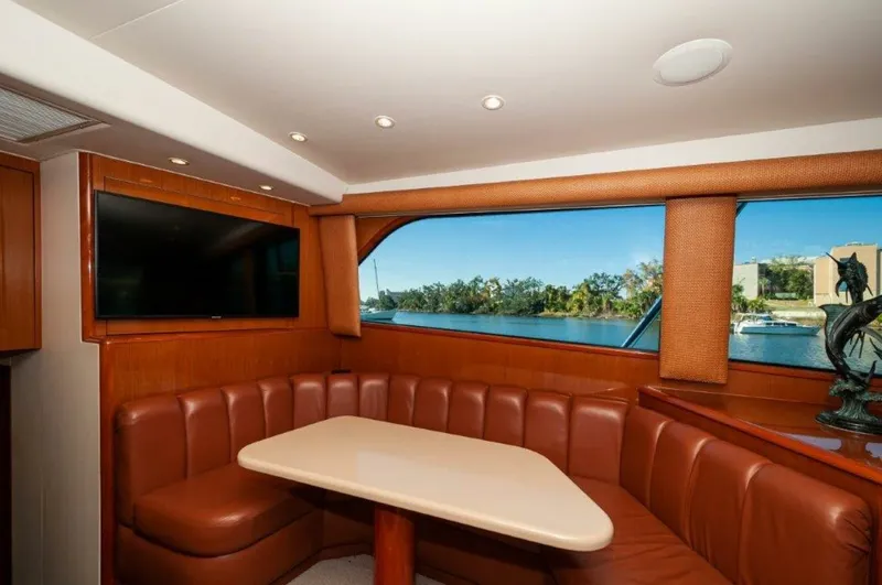 Slide: The Image of 2001 61 Viking Convertible Ellie B Dinette - 6193028