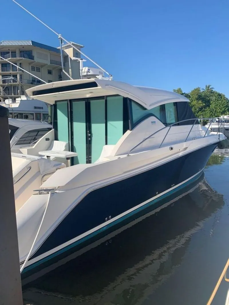 Slide: The Image of Tiara 39 2017 - 1296926