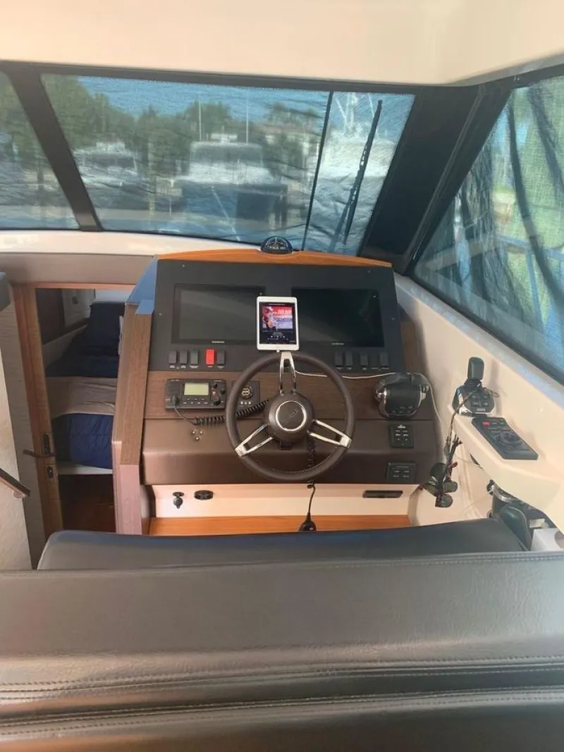 Slide: The Image of Tiara 39 2017 - 1296929