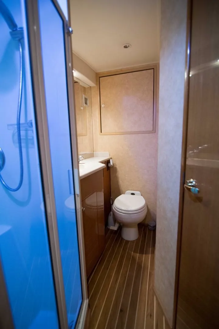 Slide: The Image of Viking 50 - Tiger Six - Viking 50 - Tiger Six - Guest Head 2021 Viking 50 Express - Tiger Six - 7668002