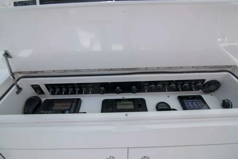 Slide: The Image of Viking 50 - Tiger Six - Helm-Electronics 2021 Viking 50 Express - Tiger Six - 7668013