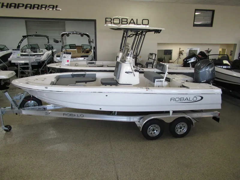 Slide: The Image of Robalo 206 Cayman 2025 - 2