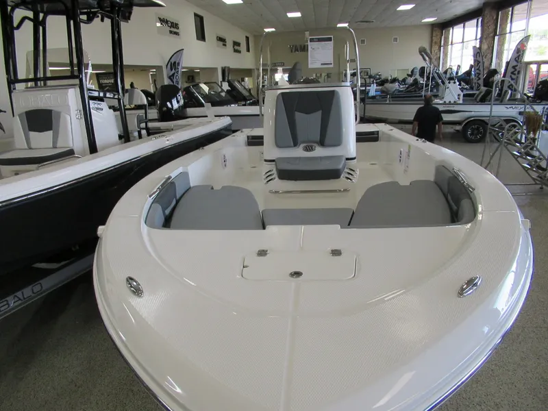 Slide: The Image of Robalo 206 Cayman 2025 - 3