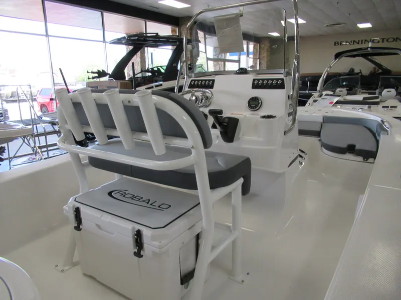 Slide: The Image of Robalo 206 Cayman 2025 - 5