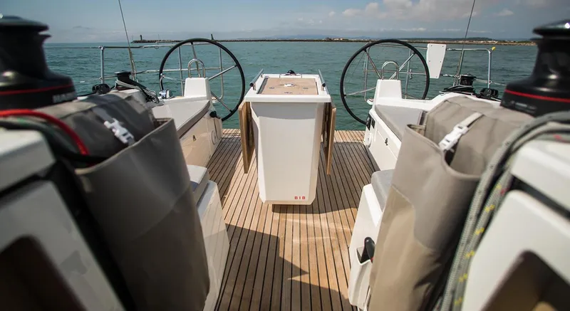 Slide: The Image of Beneteau OCEANIS 40.1 Cockpit - 3411588