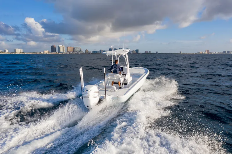 Slide: The Image of Yellowfin 24 Bay CE 2026 - 1489249