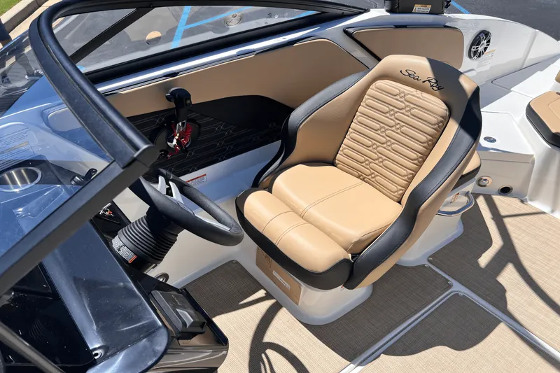 Slide: The Image of Sea Ray SPX 210 2025 - 13