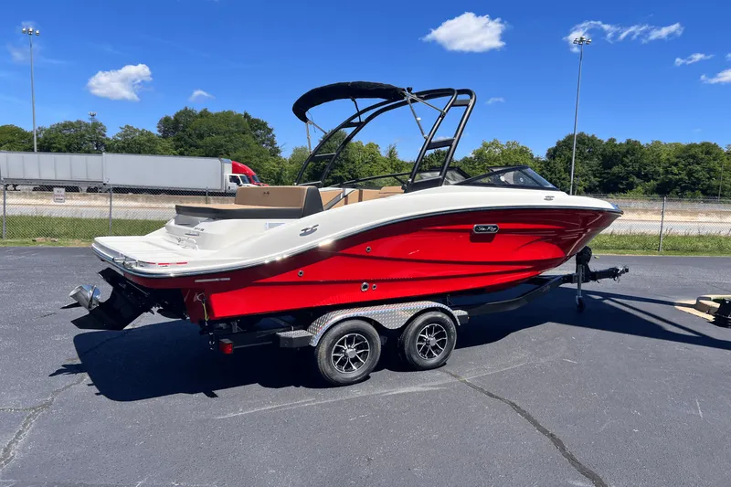 Slide: The Image of Sea Ray SPX 210 2025 - 5