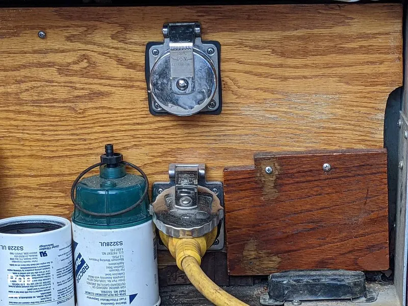 Slide: The Image of Shore Power - 10425144