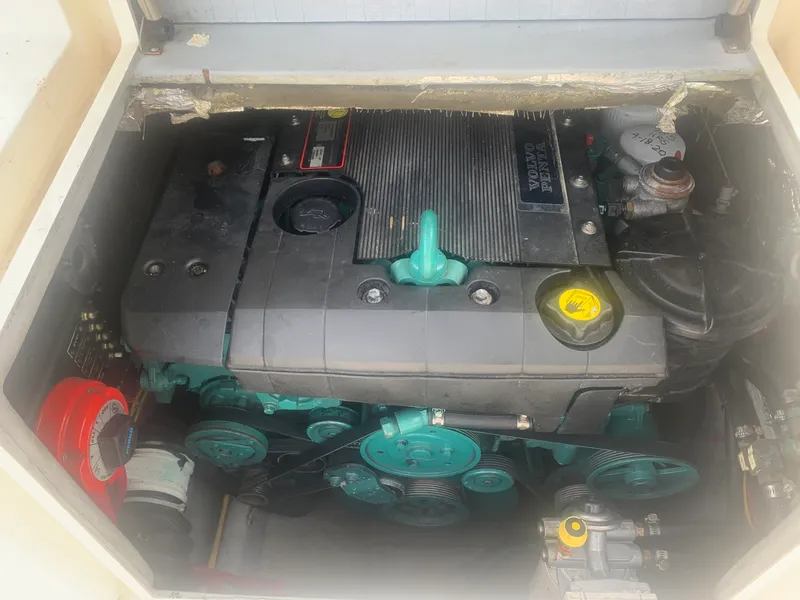 Slide: The Image of Albemarle 242 Center Console 2006 - 1463337