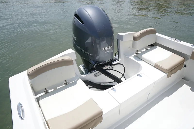 Slide: The Image of Parker Marine 210 Coastal - 4