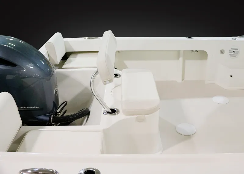 Slide: The Image of Parker Marine 217 Explorer - 5