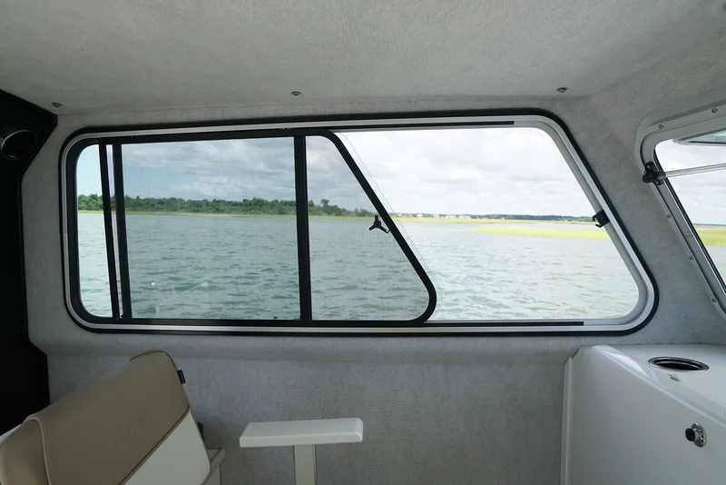 Slide: The Image of Parker Marine 257 Explorer - 2