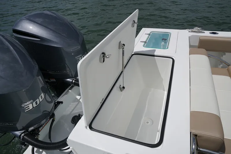 Slide: The Image of Parker Marine 287 Explorer - 10