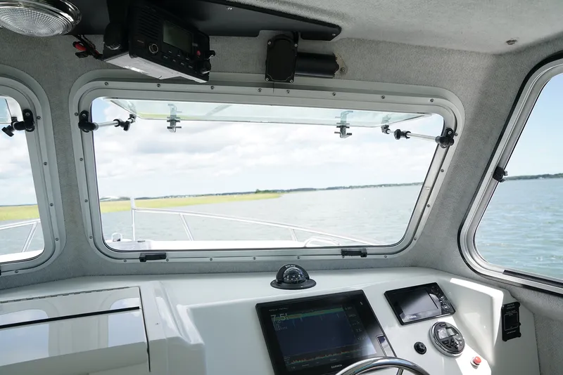 Slide: The Image of Parker Marine 287 Explorer - 3