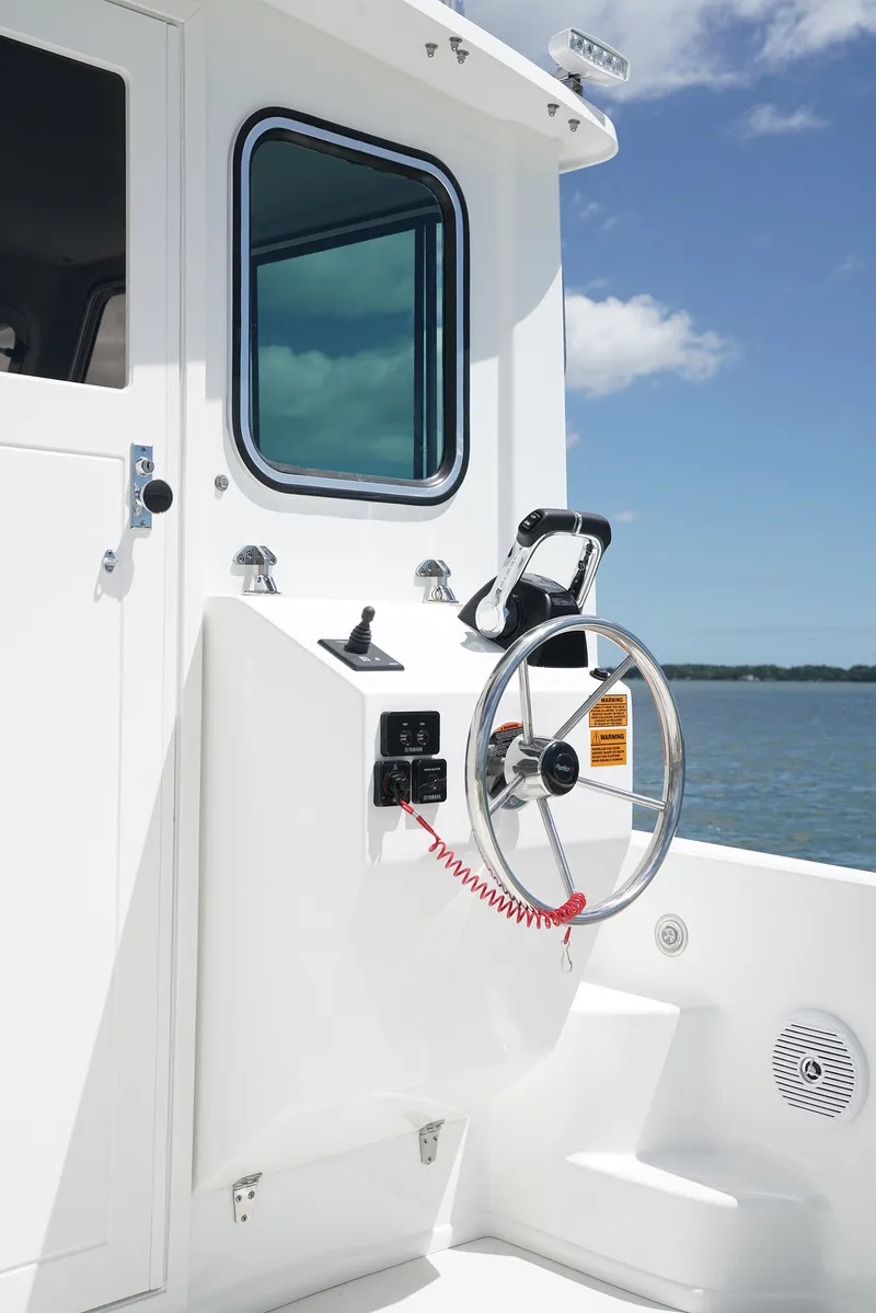 Slide: The Image of Parker Marine 287 Explorer - 9