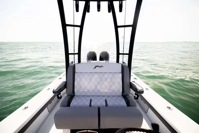 Slide: The Image of Yellowfin 26 Hybrid - 14