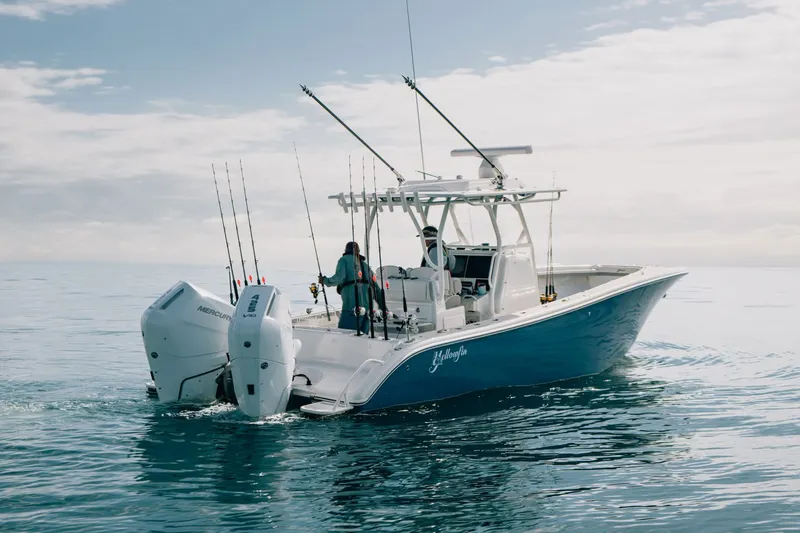 Slide: The Image of Yellowfin 32 Offshore - 4