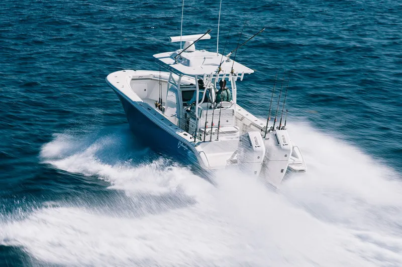 Slide: The Image of Yellowfin 32 Offshore - 1