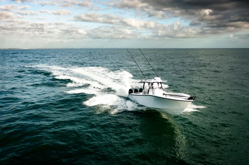 Slide: The Image of Yellowfin 34 Offshore - 4