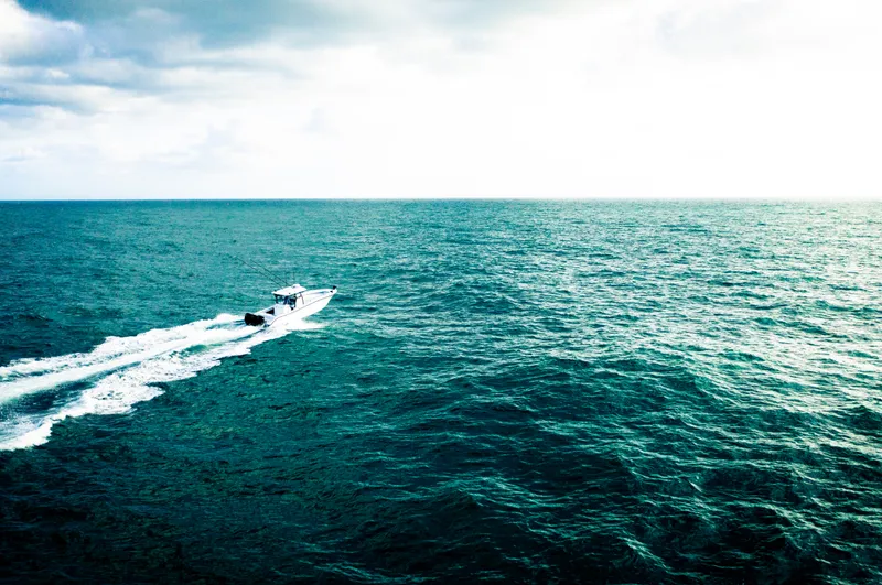 Slide: The Image of Yellowfin 34 Offshore - 3