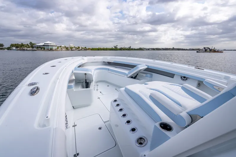 Slide: The Image of Yellowfin 42 Offshore - 8