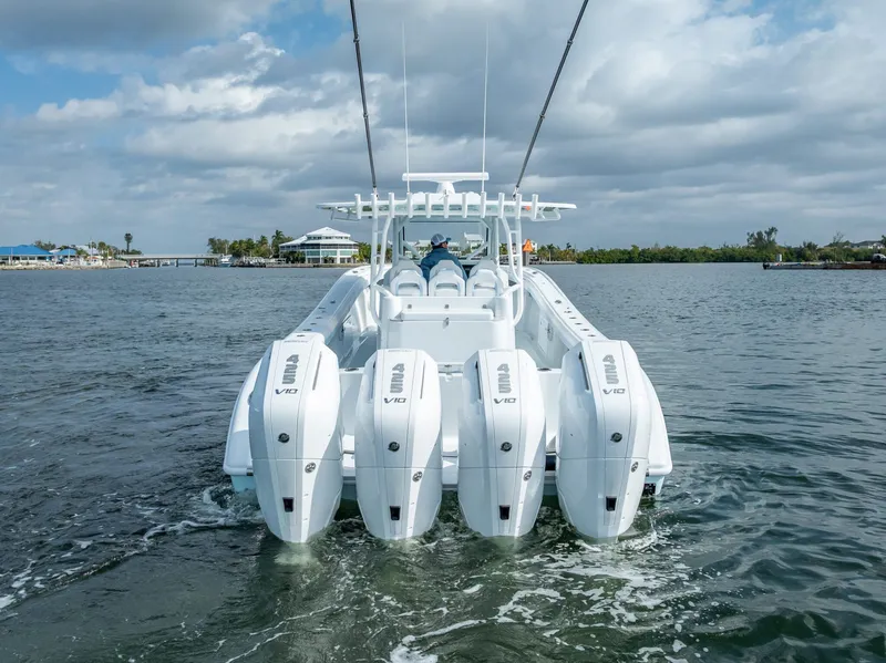 Slide: The Image of Yellowfin 42 Offshore - 2