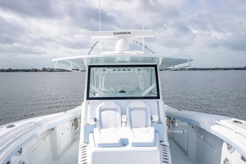 Slide: The Image of Yellowfin 42 Offshore - 7