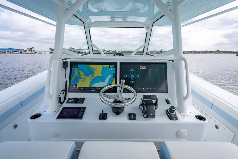 Slide: The Image of Yellowfin 42 Offshore - 9