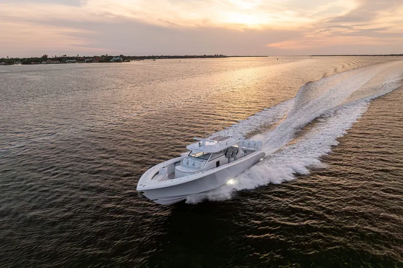 Slide: The Image of Yellowfin 54 Offshore - 1