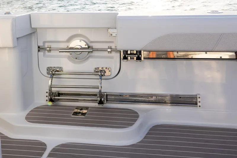 Slide: The Image of Yellowfin 54 Offshore - 13