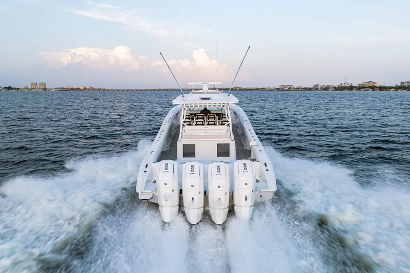 Slide: The Image of Yellowfin 54 Offshore - 6