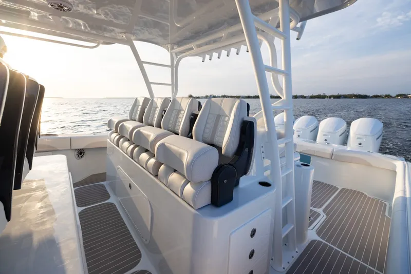 Slide: The Image of Yellowfin 54 Offshore - 14