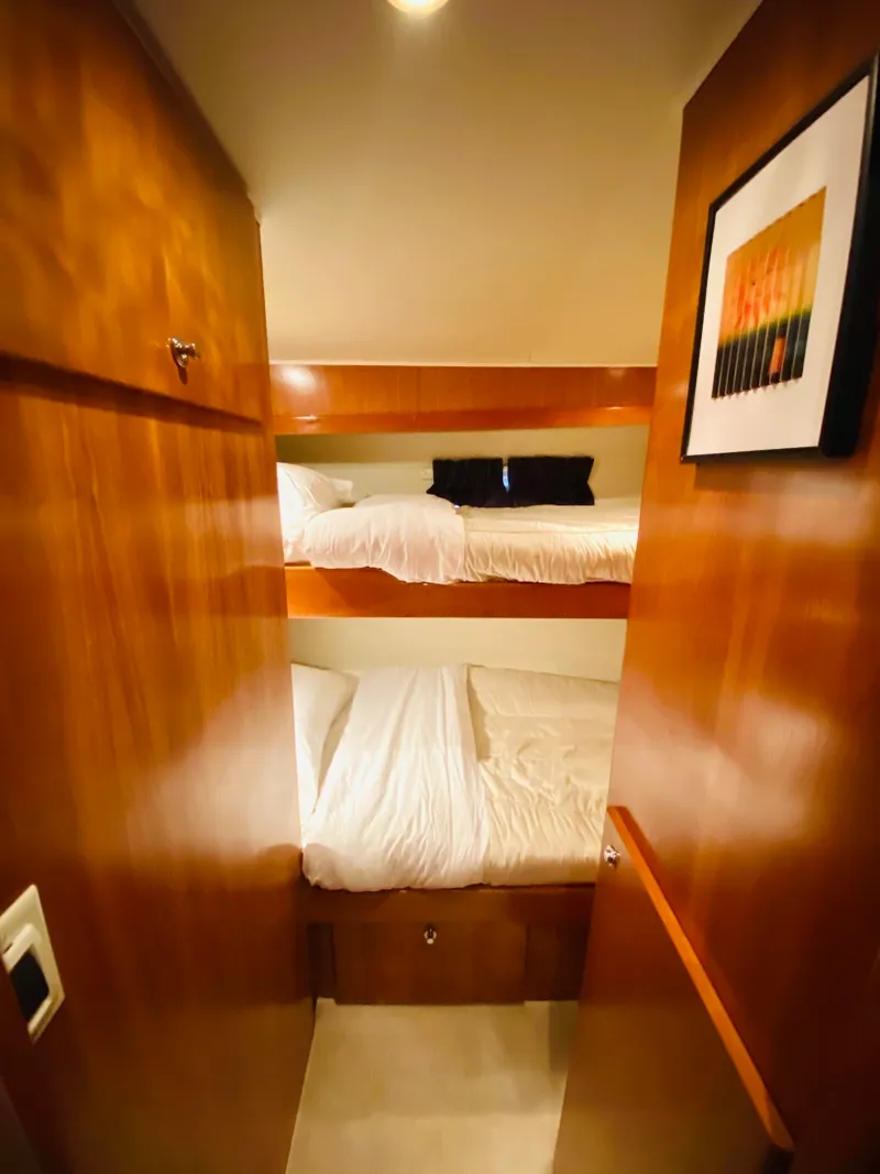 Slide: The Image of Navigator 5700 Rival 2003 - 1480890