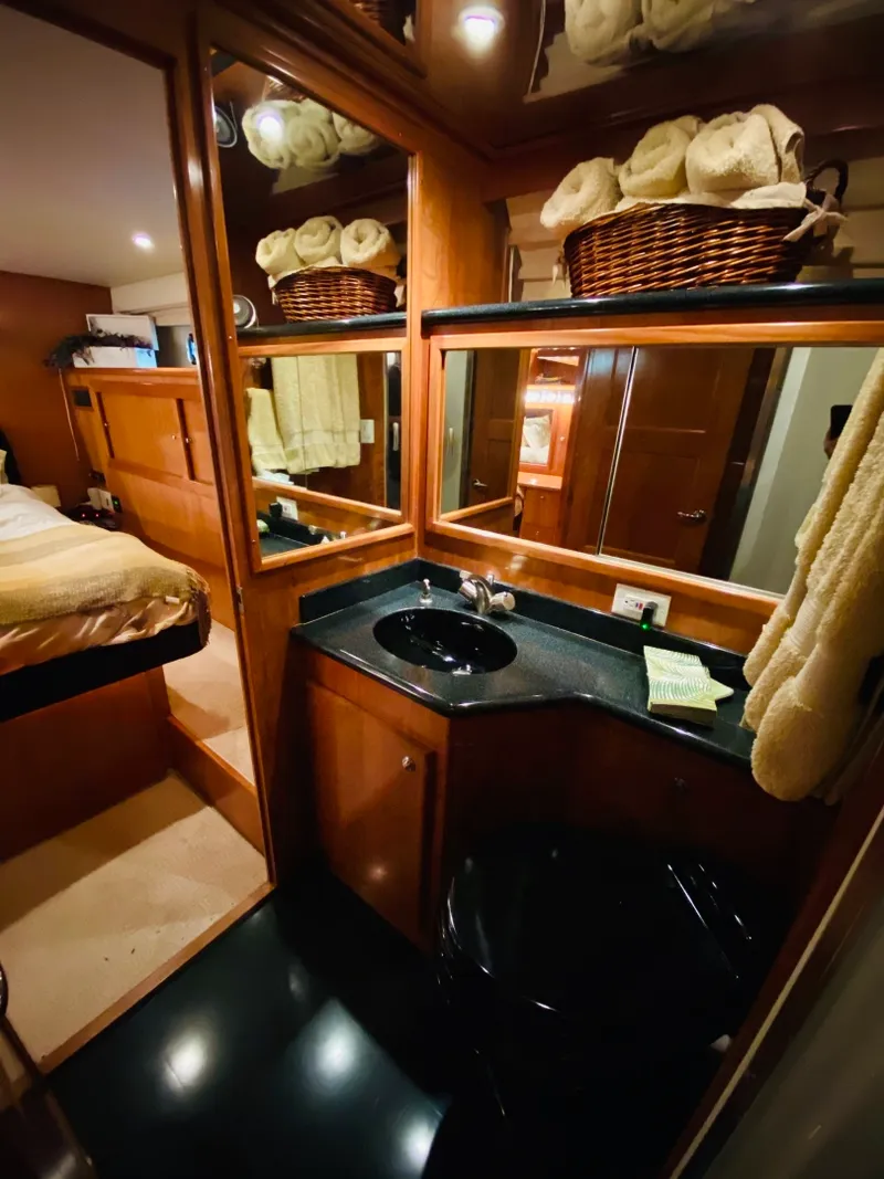 Slide: The Image of Navigator 5700 Rival 2003 - 1480907