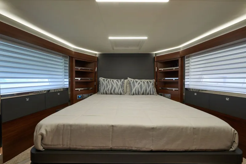 Slide: The Image of Astondoa 80 Flybridge 2020 - 1484823