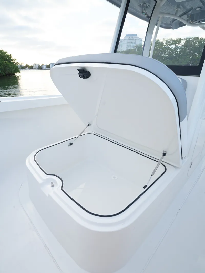 Slide: The Image of Parker Marine 294 Fathom - 6