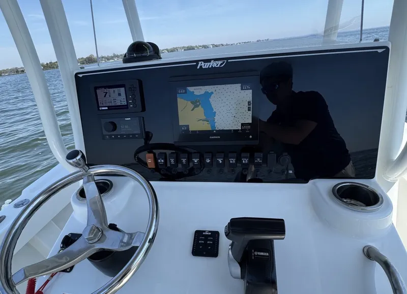 Slide: The Image of Parker Marine 23 SE 2023 - 3