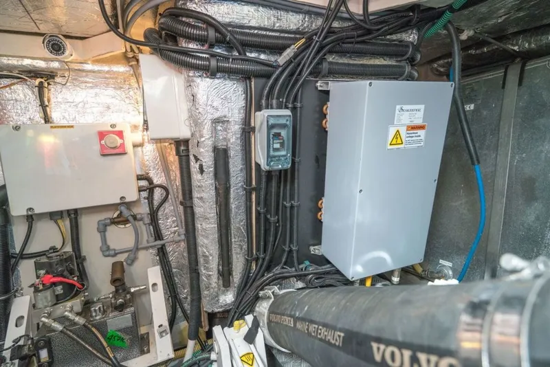 Slide: The Image of Sunseeker Predator 2010 - 1501272