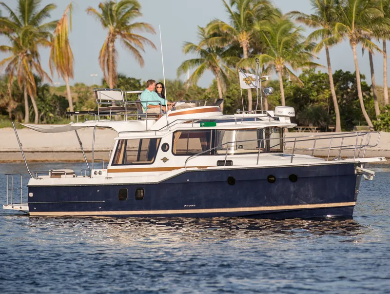 The Image of Ranger Tug R-29 CB Ranger Tug - 0